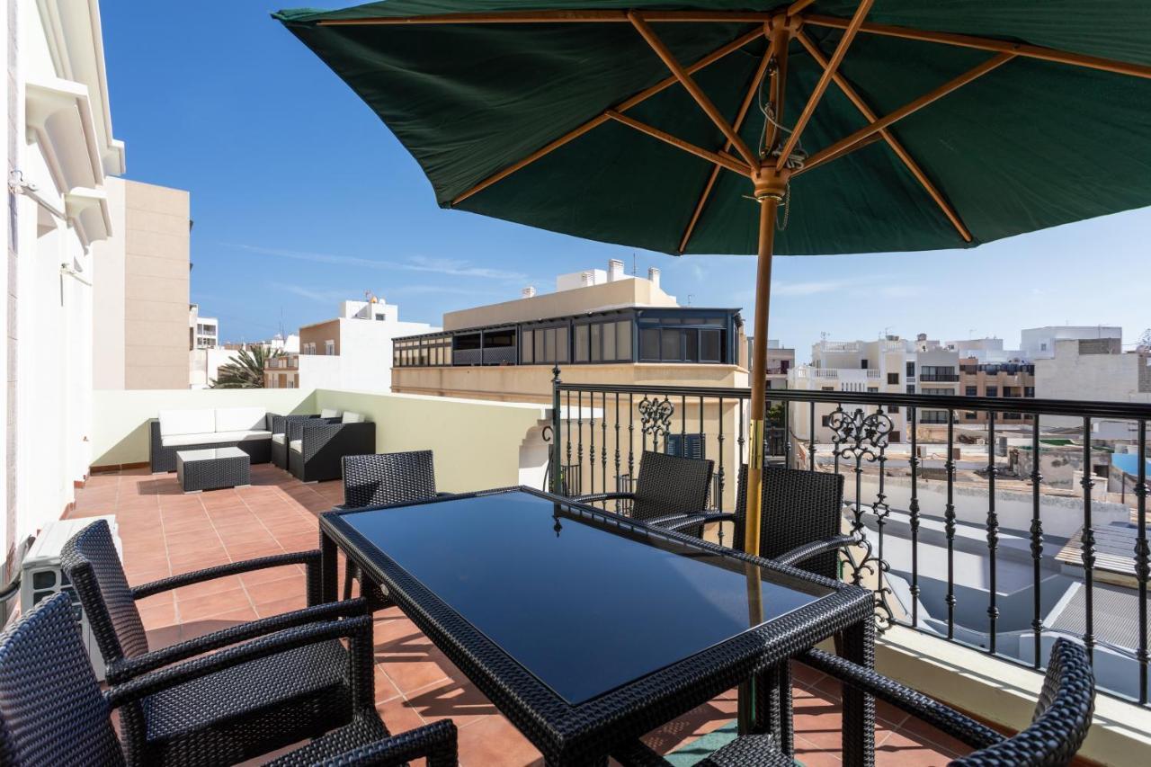 Rooms & Suites Terrace 3A Аресифе Екстериор снимка